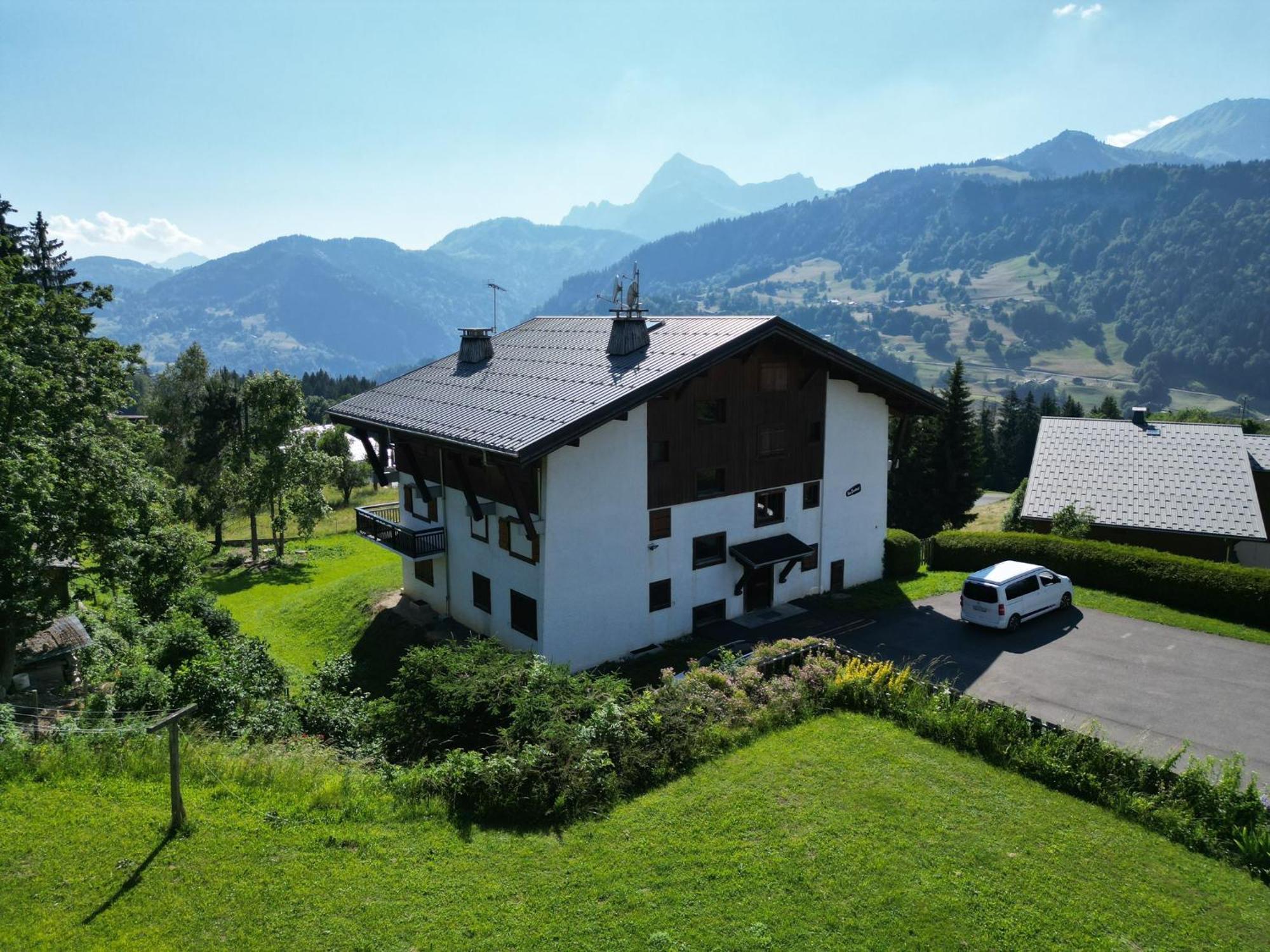 Les Combes Appartement *